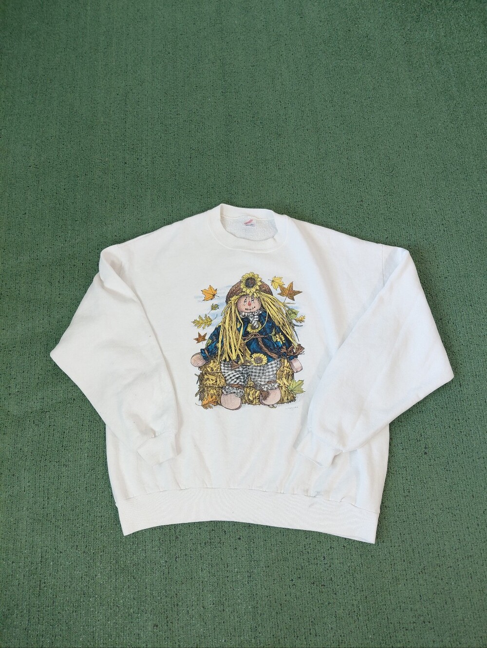 VINTAGE 1992 Womens Scarecrow Doll Autumn Fall Theme 90's White Crewneck Sweatsh